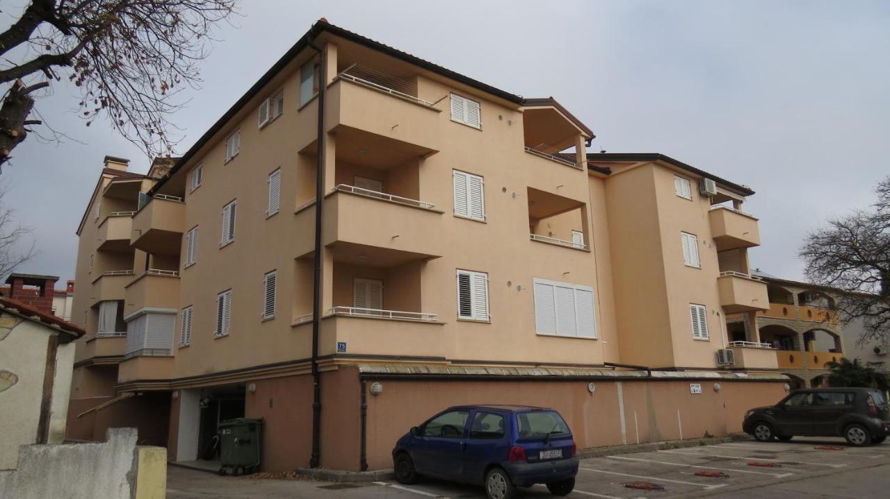 Apartments Lucia Medulin Exterior photo